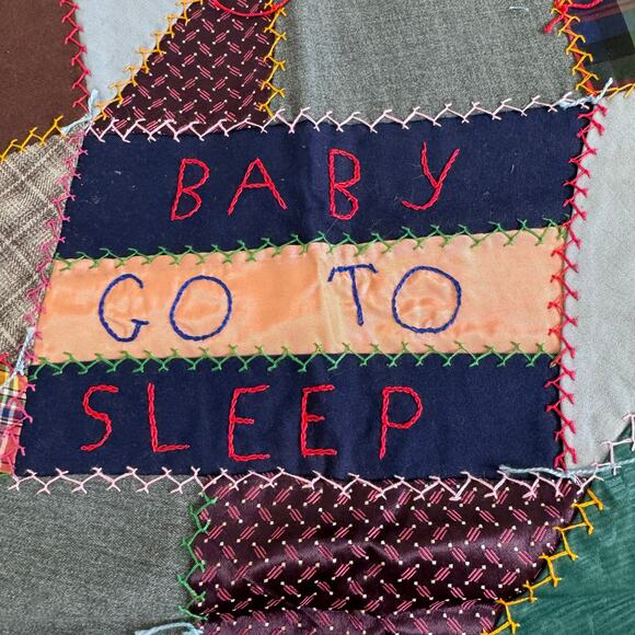 Vintage hand sewn Baby go to Sleep Baby Doll Newborn patchwork quilt Blanket - Picture 7 of 9